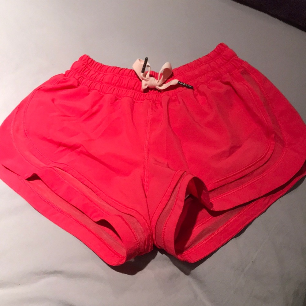 Lululemon shorts pink